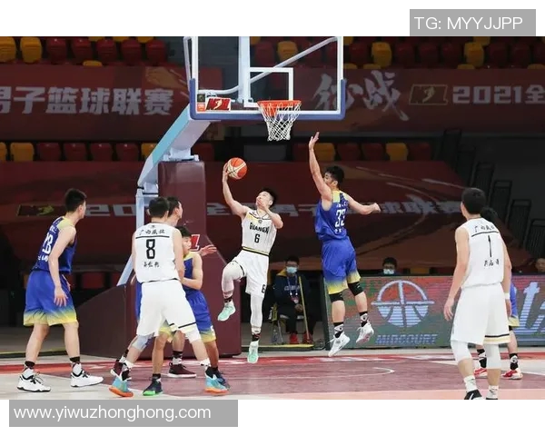 武汉篮球队技术解析：从战术布局到球员配合的全面剖析